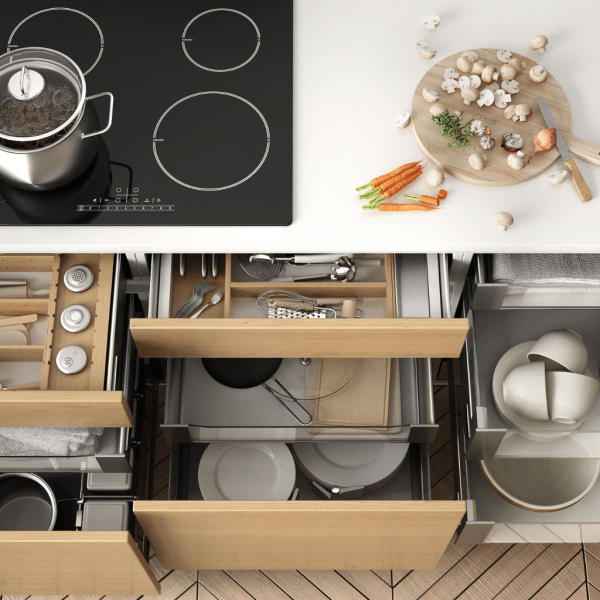rangement sous le plan de cuisson de la cuisine